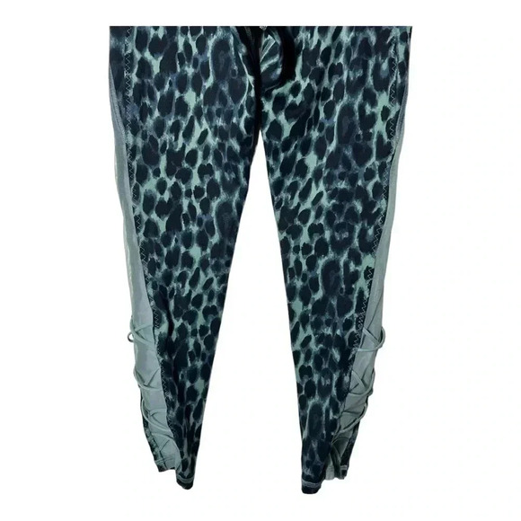 1912. VICTORIA’S SECRET LEOPARD PRINT MESH PANEL LEGGINGS SIZE 6‎ GREEN/BLACK - Picture 7 of 7